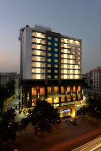Radisson Blu Hotel Ahmedabad,Ambawadi,5 star