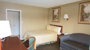 Village Inn And Suites,Naughton>>Lively,2 star