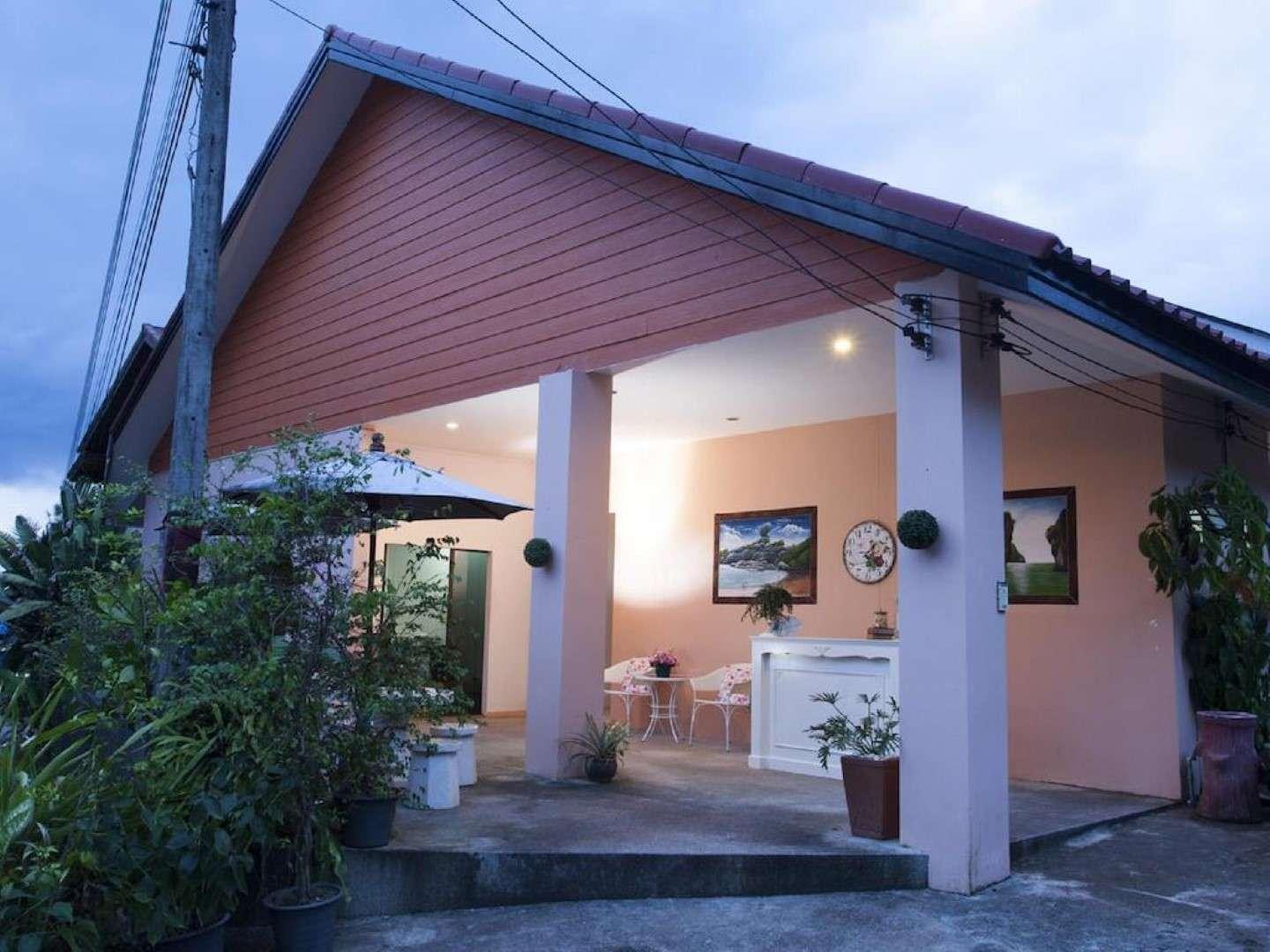 Les Fleurs House Khaolak,Near Nang Thong Beach,2 star