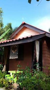 Les Fleurs House Khaolak,Near Nang Thong Beach,2 star