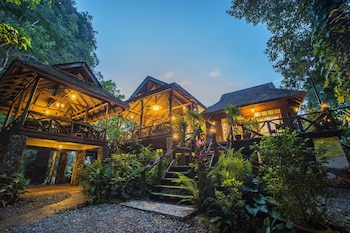 arts riverview lodge