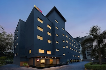 Ginger Surat, 63 M From Surat St Central Bus Station>>Near Delhi Gate, Surat ,3 star