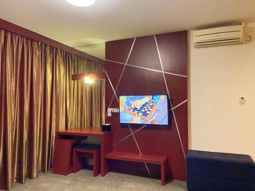 room-image