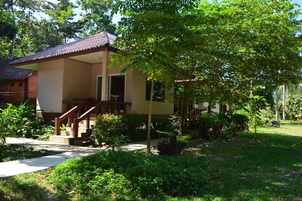 Baan Long Beach,Saladan>>Ko Lanta,3 star