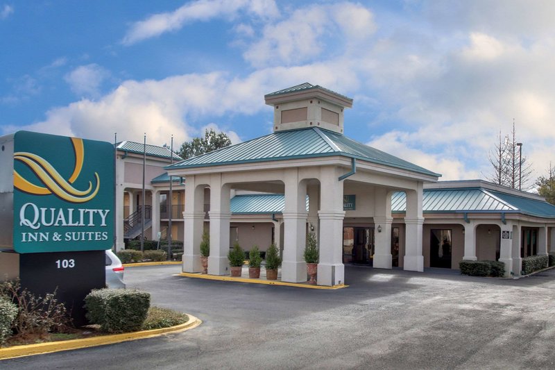 Quality Inn & Suites,Jackson>>Clinton,2.5 star