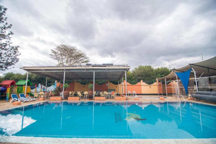 Falcon Heights Hotel,Nanyuki>>Mount Kenya National Park,4 star