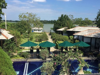 Flower Garden Lake Resort,Hambantota>>Debarawewa,3 star