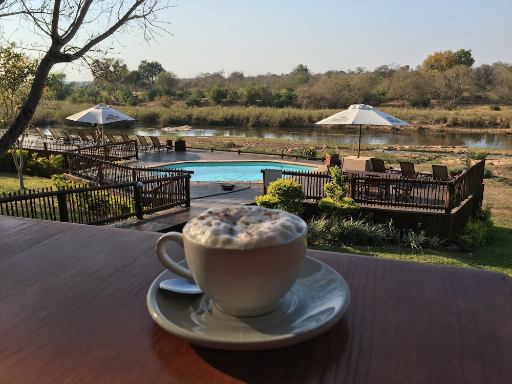 Sabie River Bush Lodge,Cork>>Bushbuckridge,3 star