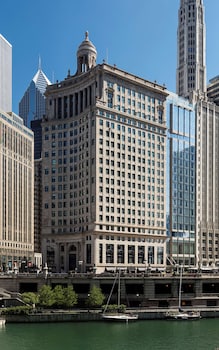 londonhouse chicago curio collection by hilton