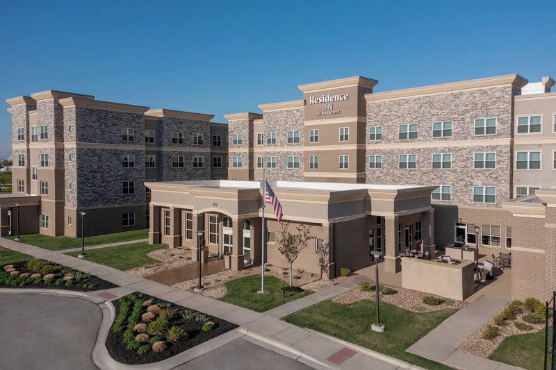 residence inn by marriott kansas city at the legends