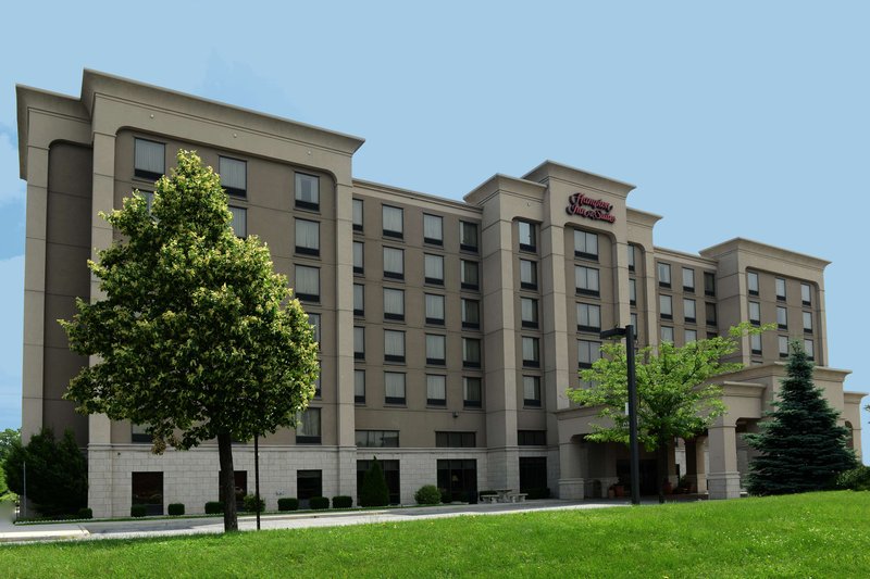 Hampton Inn & Suites By Hilton Windsor,Windsor>>Essex,2.5 star