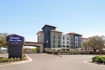 hampton inn and suites san marcos
