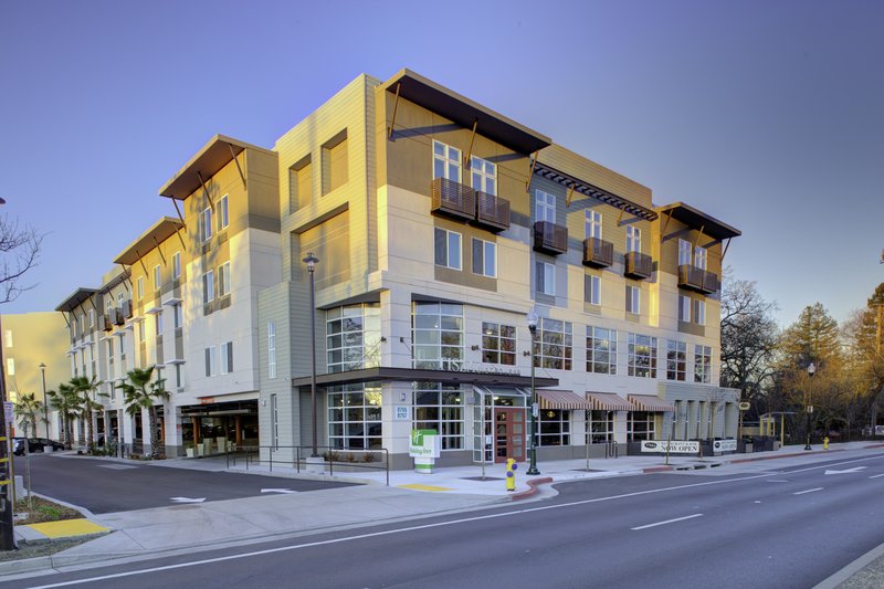Holiday Inn Windsor Wine Country, An Ihg Hotel,Sonoma>>Santa Rosa,3 star