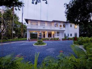 the henry hotel manila