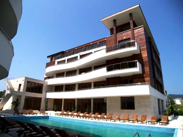 menada eden apartments