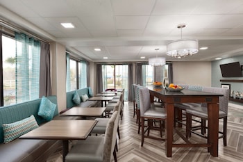 hampton inn waycross