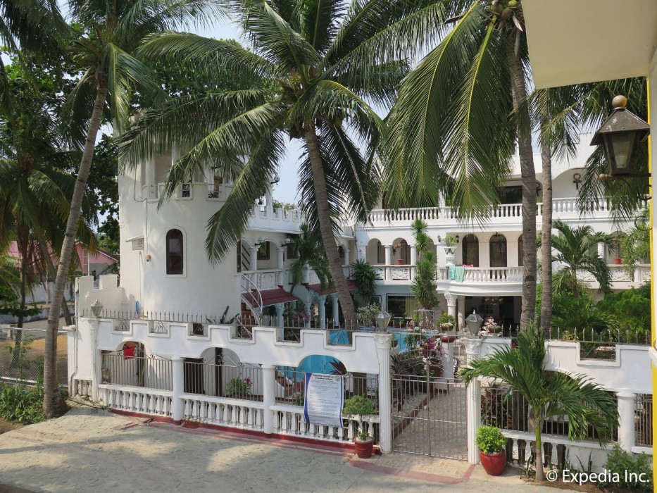 White Castle Resort & Hotel,Balibago>>Balayan,3 star