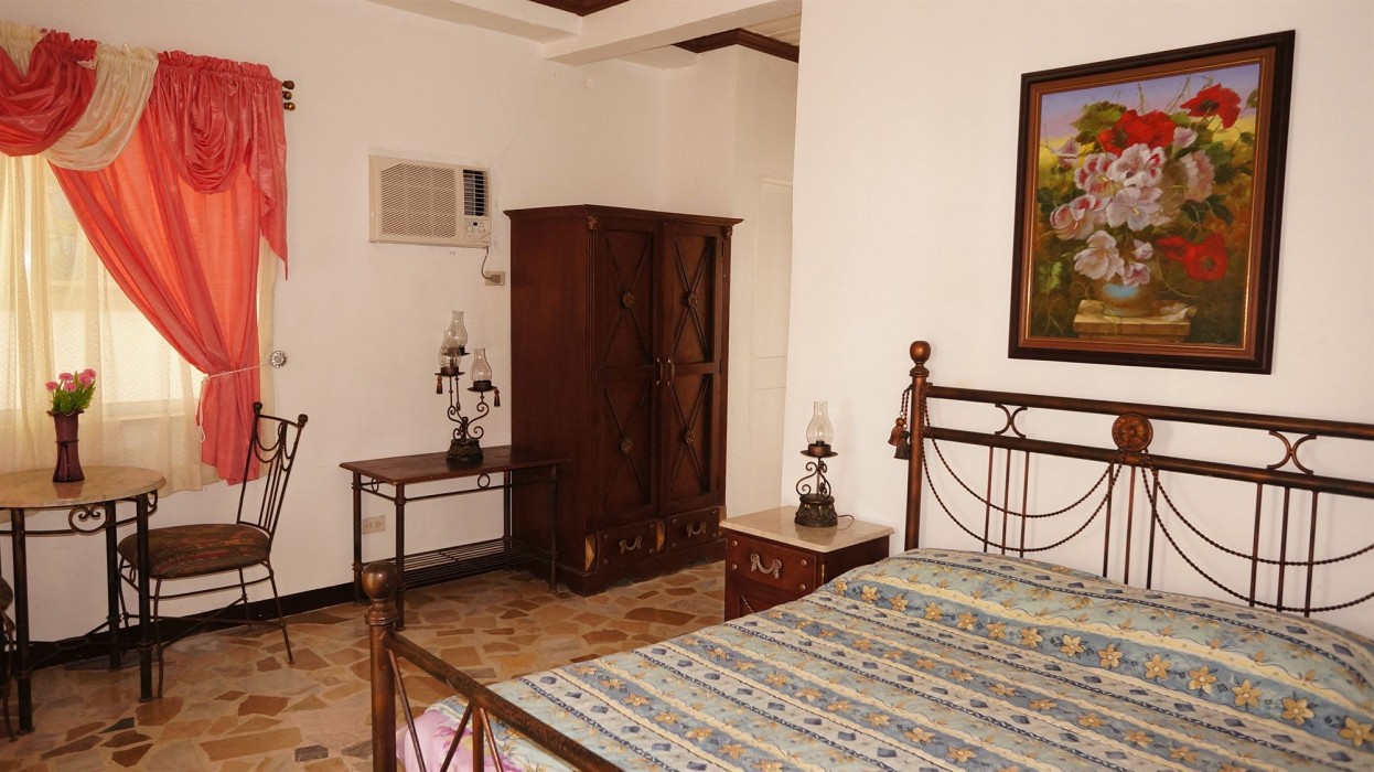 White Castle Resort & Hotel,Balibago>>Balayan,3 star