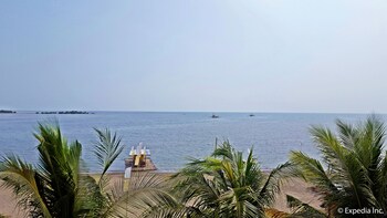 White Castle Resort & Hotel,Balibago>>Balayan,3 star