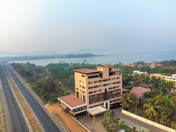 Sterling Karwar,Sadashivgad,4 star