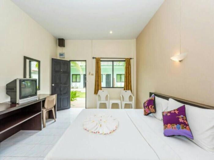 Baantonsai Garden Resort,Kathu>>Karon Beach,2 star