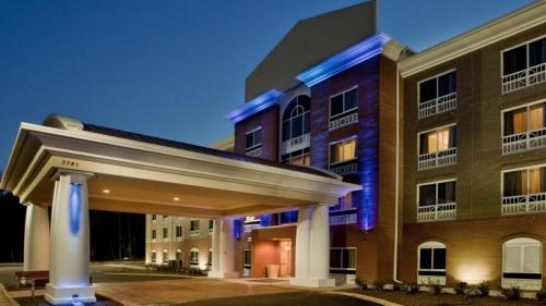Holiday Inn Express Hotel & Suites Raleigh Sw Nc State,Charlotte>>Asbury,3 star