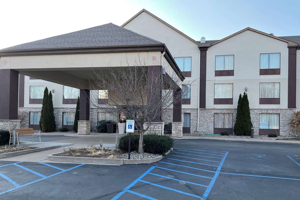 Days Inn & Suites By Wyndham La Crosse/Onalaska,Near Valley View Mall,2.5 star