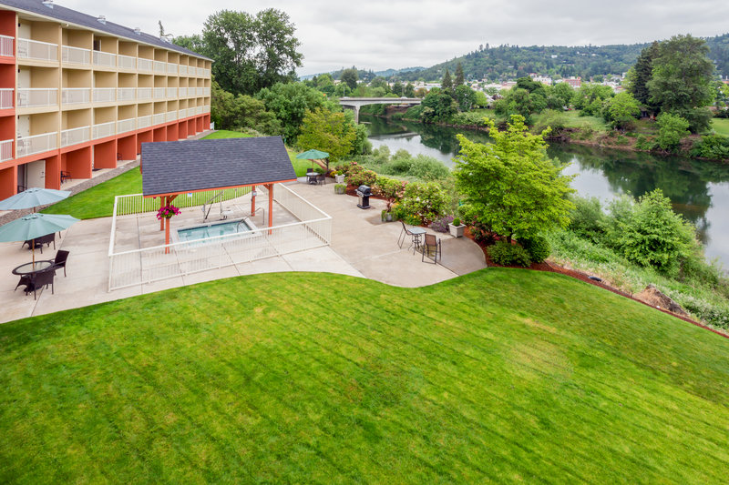 Holiday Inn Express Roseburg, An Ihg Hotel,Roseburg>>Douglas County,2.5 star