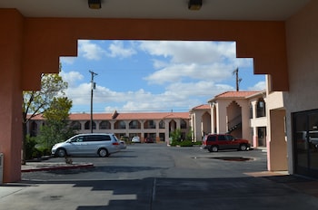 Luxury Inn,Bernalillo>>Albuquerque,2 star