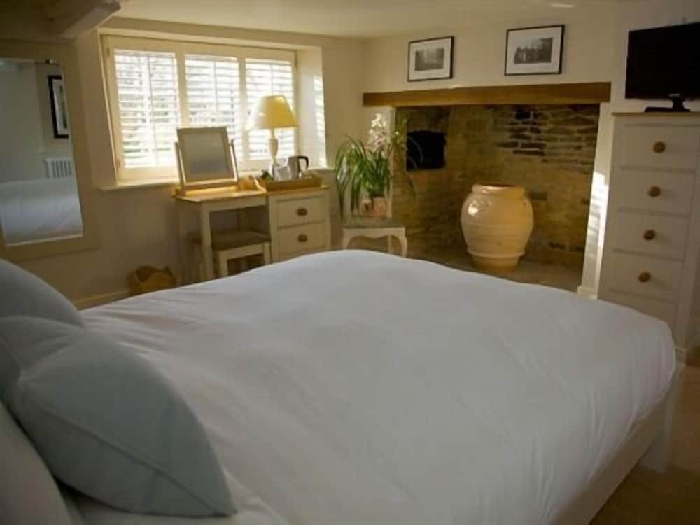 room-image