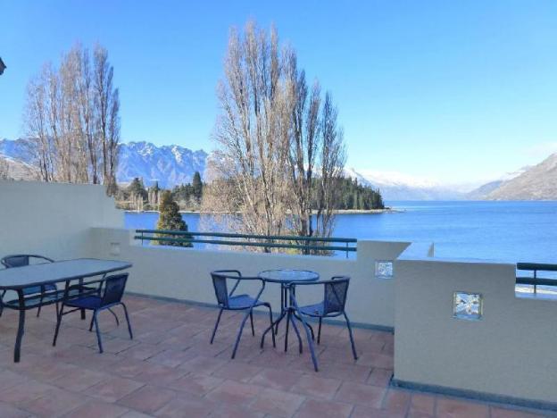 lakefront apartments