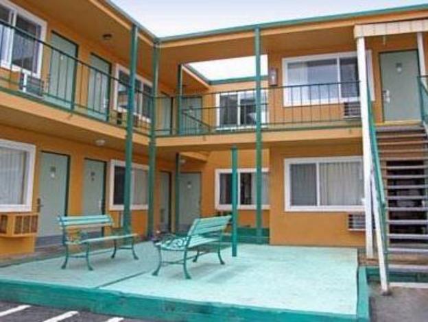Holiday Lodge Yakima,Near Capitol Theater,2 star