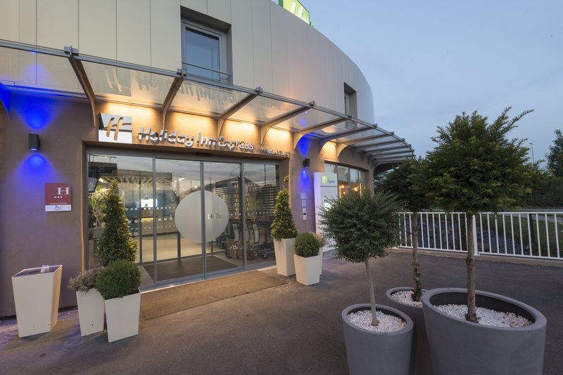 Holiday Inn Express Paris - Velizy By Ihg,Buc>>Bois-D'arcy,3 star