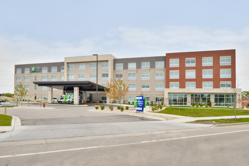 holiday inn express and suites madison by ihg