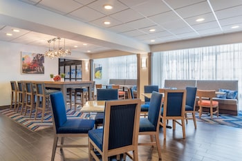 hampton inn akron south