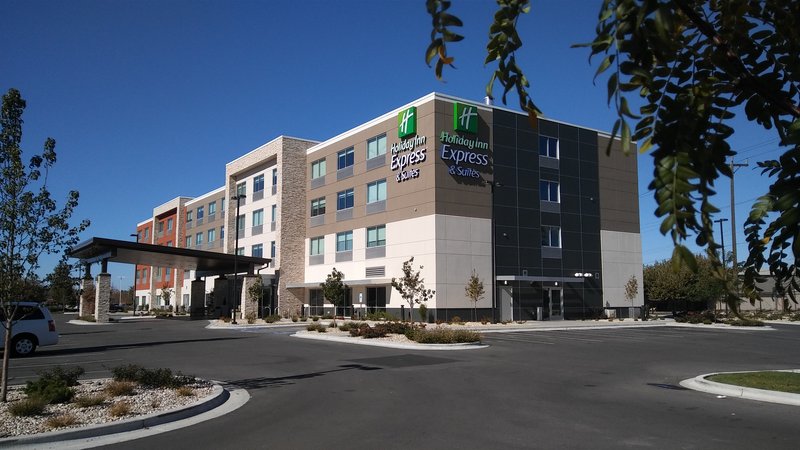holiday inn express and suites boise airport by ihg