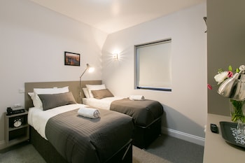 Townhouse 16 Ilford Hill,London>>Ilford,2.5 star