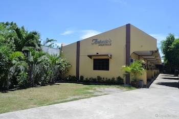 antonios apartelle and suites