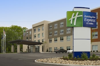 holiday inn express and suites altoona by ihg
