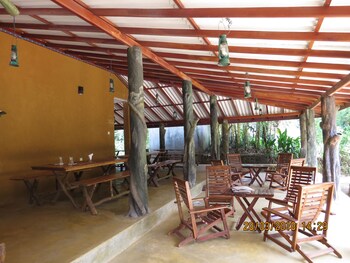 Sinharaja Birder's Lodge,Kalawana>>Galle,2 star