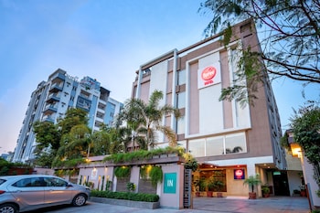 Spree Hotel Jaipur,Bani Park,4 star