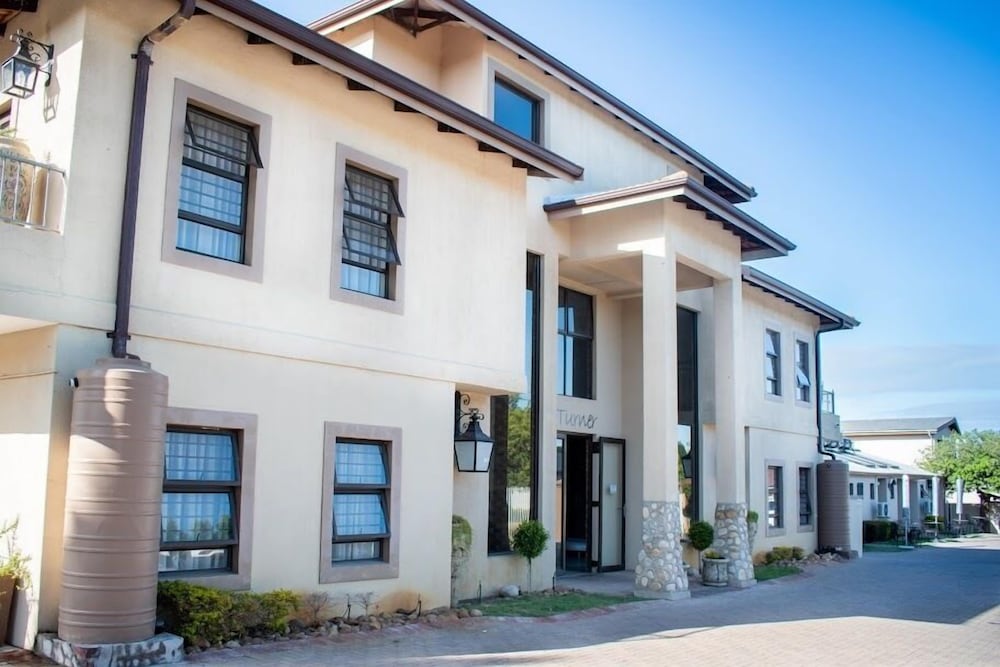 Balmoral Lodge,Cape Town>>Bellville,3 star