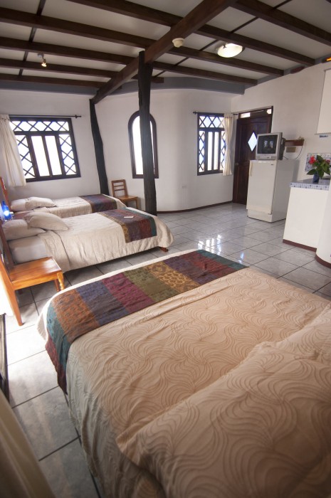 Maidith White Cove,Puerto Ayora>>Galapagos,3 star