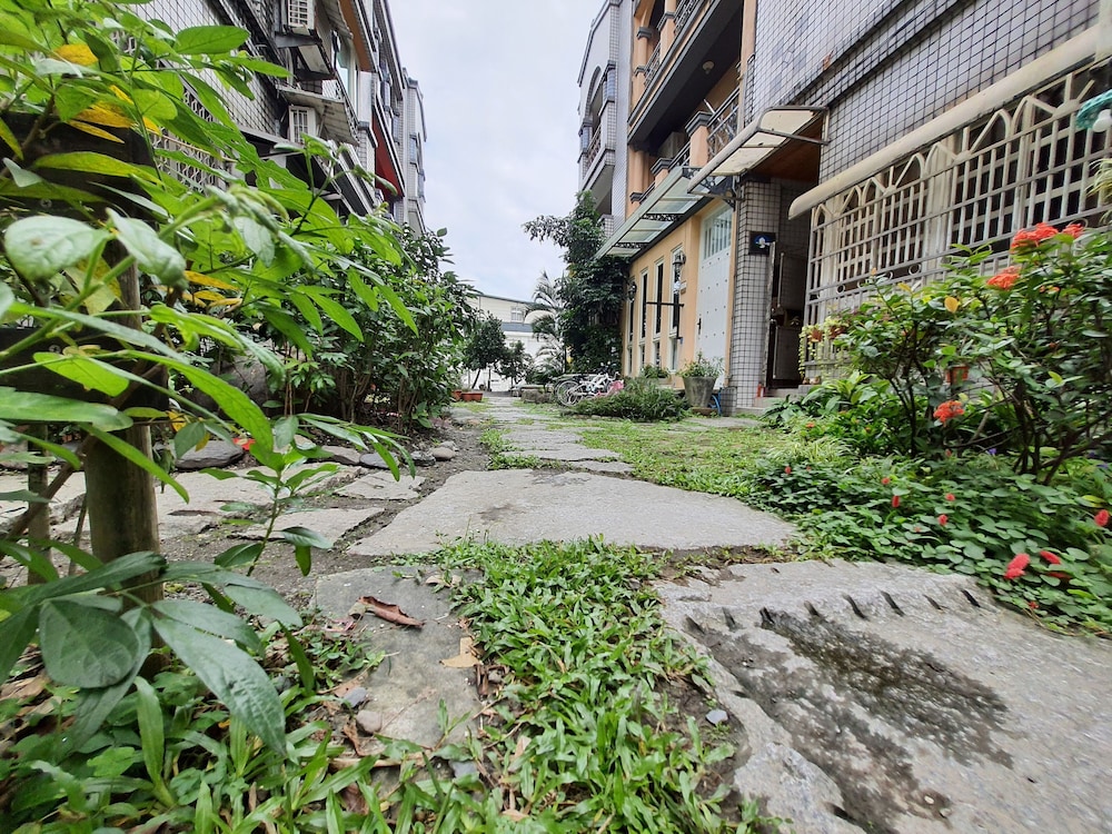 dongshan river left bank bandb