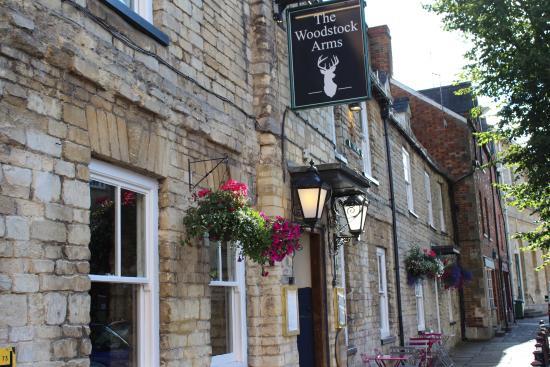 The Woodstock Arms,Near Blenheim Palace,3 star