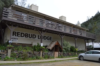 Red Bud Lodge