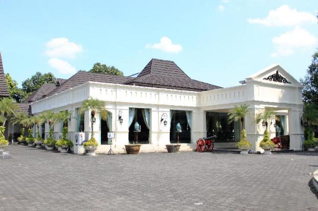 amaris hotel sriwedari solo