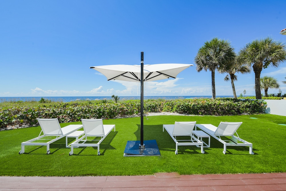 Casey Key Resorts - Beachfront