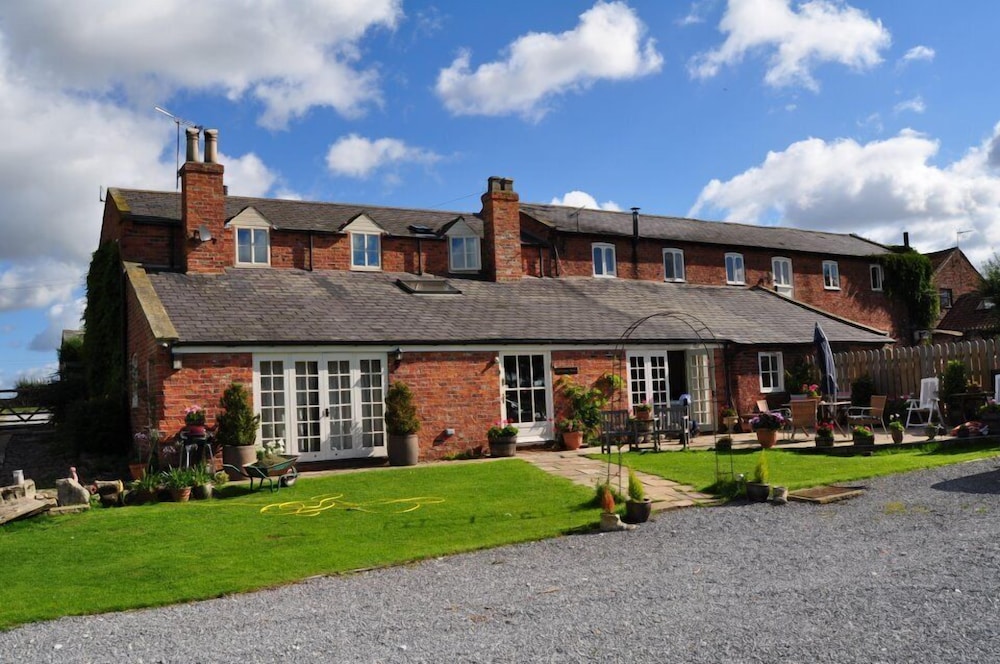 Skipbridge Farm Cottages,Green Hammerton>>Aldwark,3.5 star