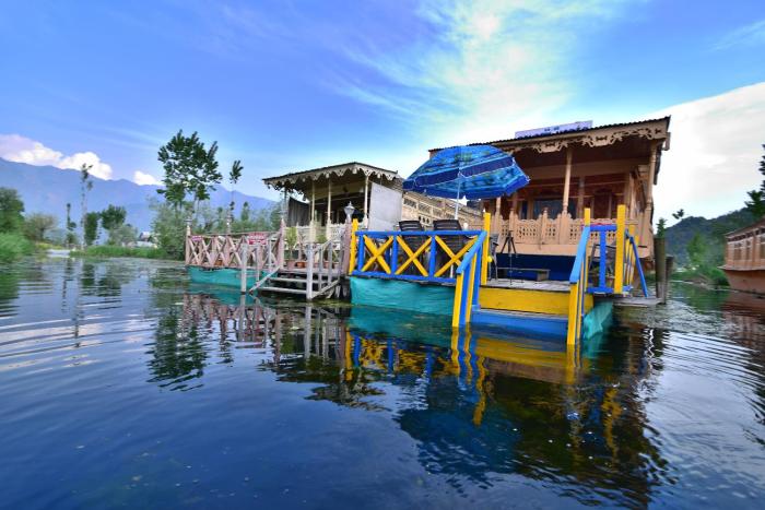 Golden Hopes Group Of Houseboats,Srinagar>>Jammu,3 star